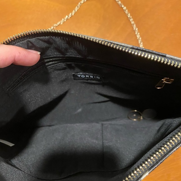 Black and Gold Camo Torrid Purse - Picture 3 of 4